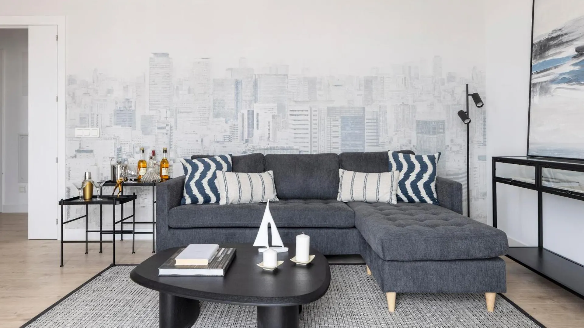 Malaga Urban Sky 3 Bed Apartment 22K
