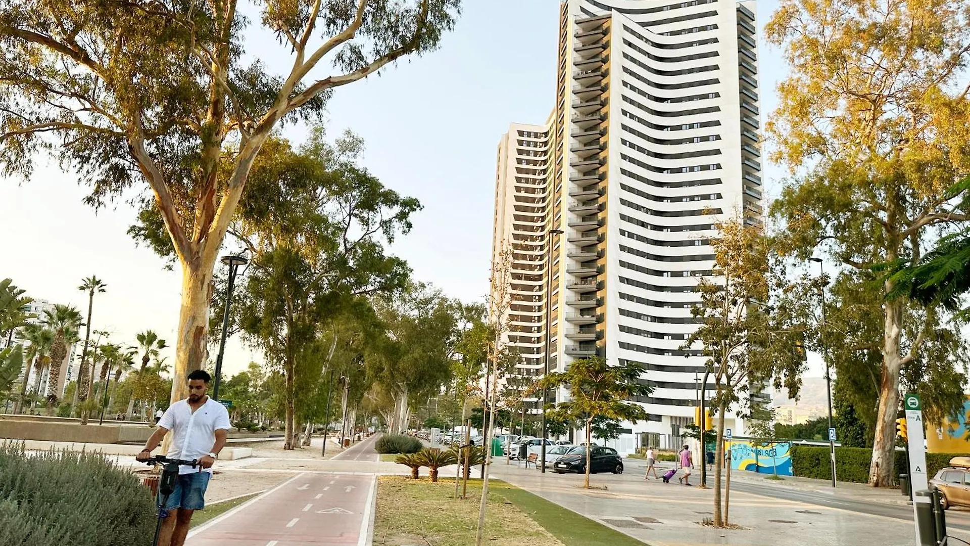 Malaga Urban Sky 3 Bed Apartment 22K 0*,