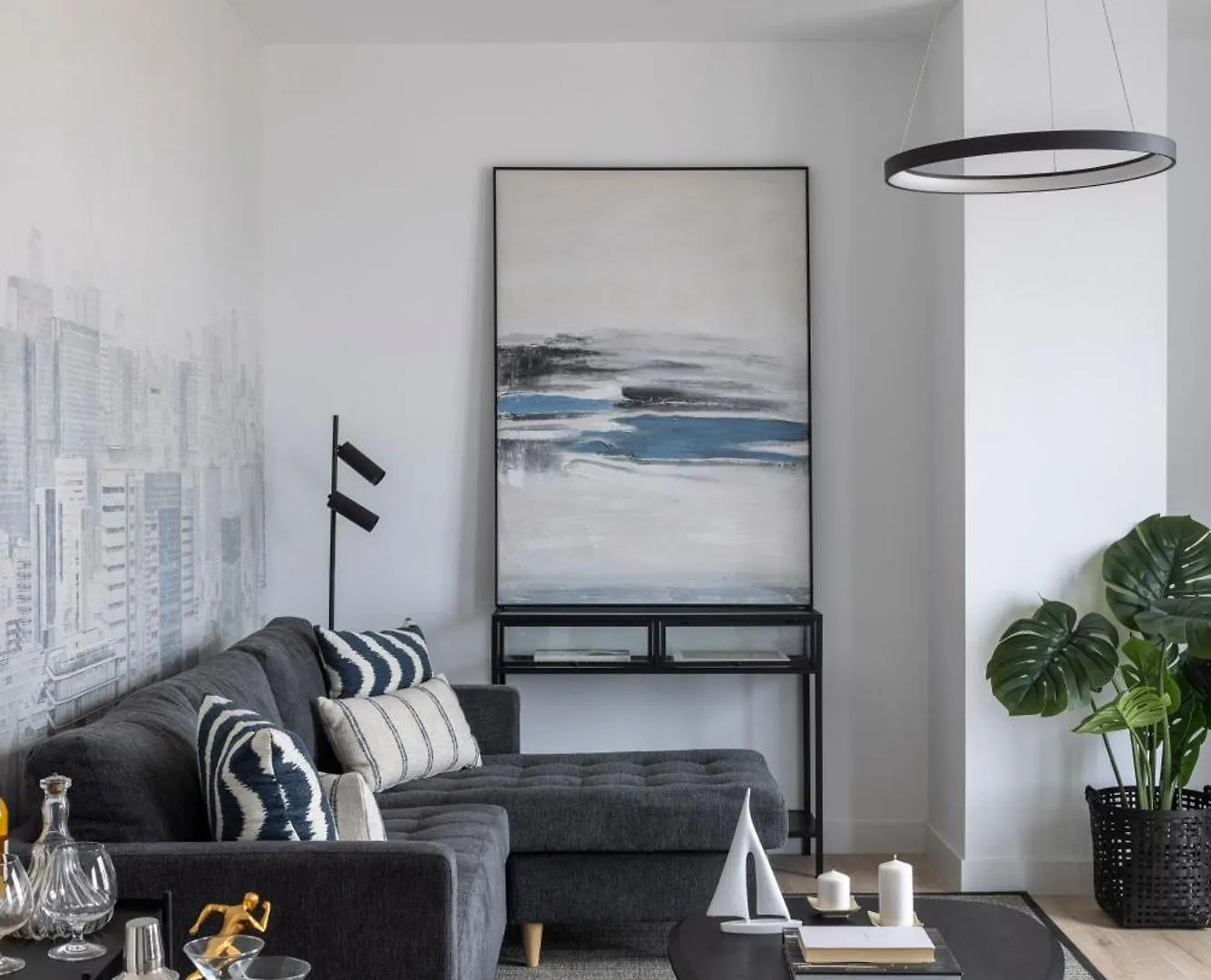 Malaga Urban Sky 3 Bed Apartment 22K